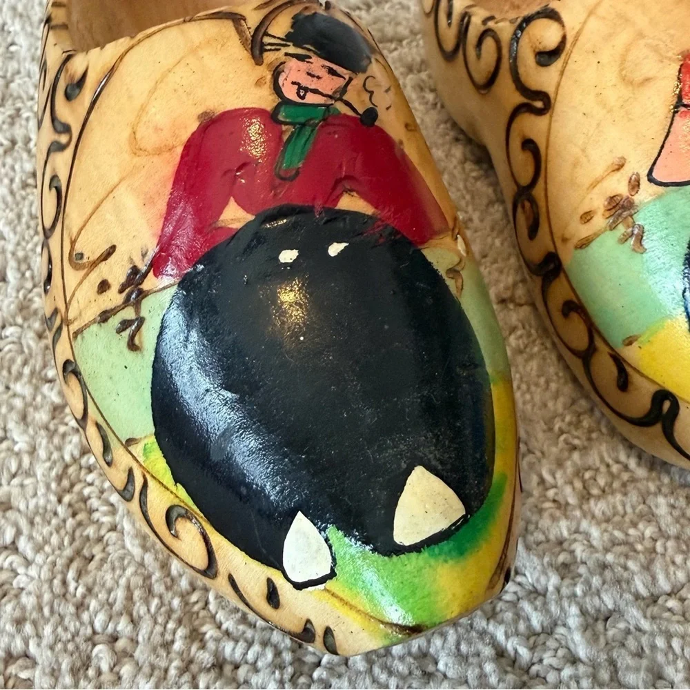 Vintage Dutch Wooden Clogs Hand Painted Holland Display Decor Klompen Dancers